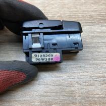 9128269   Fog light switch Volvo 850