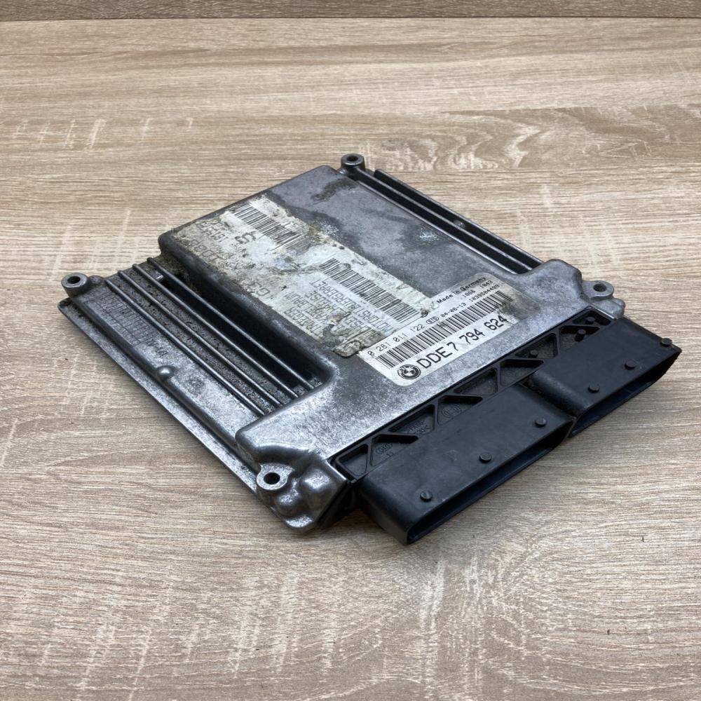 7794624 0281011122  Engine control unit/module ECU BMW 3 E46