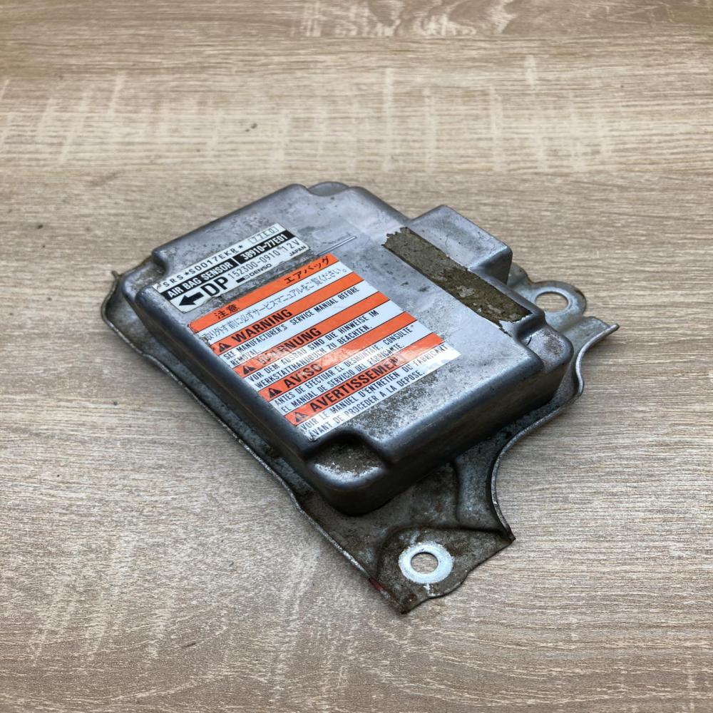 38910 77E01 152300 0910  Airbag control unit/module Suzuki Grand Vitara I
