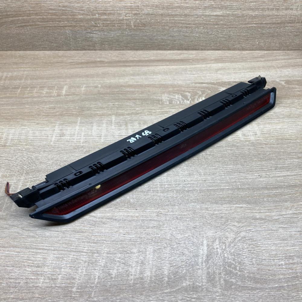 3B9945097   Third/center stoplight Volkswagen PASSAT B5