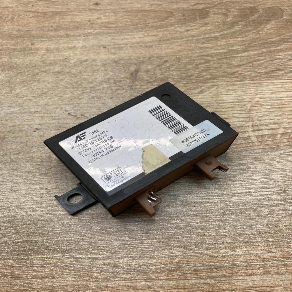 7M0953257F 95VW 19A366 CB  Immobilizer control unit/module Volkswagen Sharan