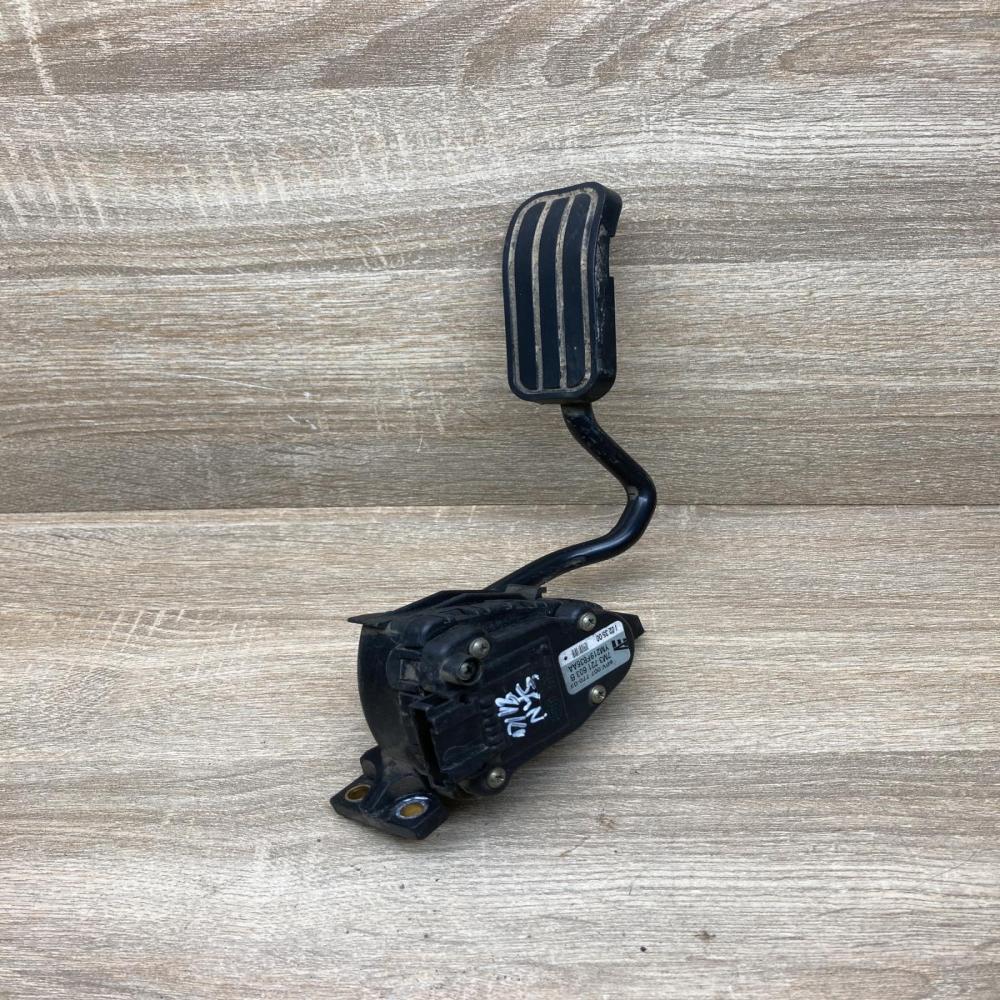 7M3721603B YM219F836AA  Accelerator throttle pedal Volkswagen Sharan