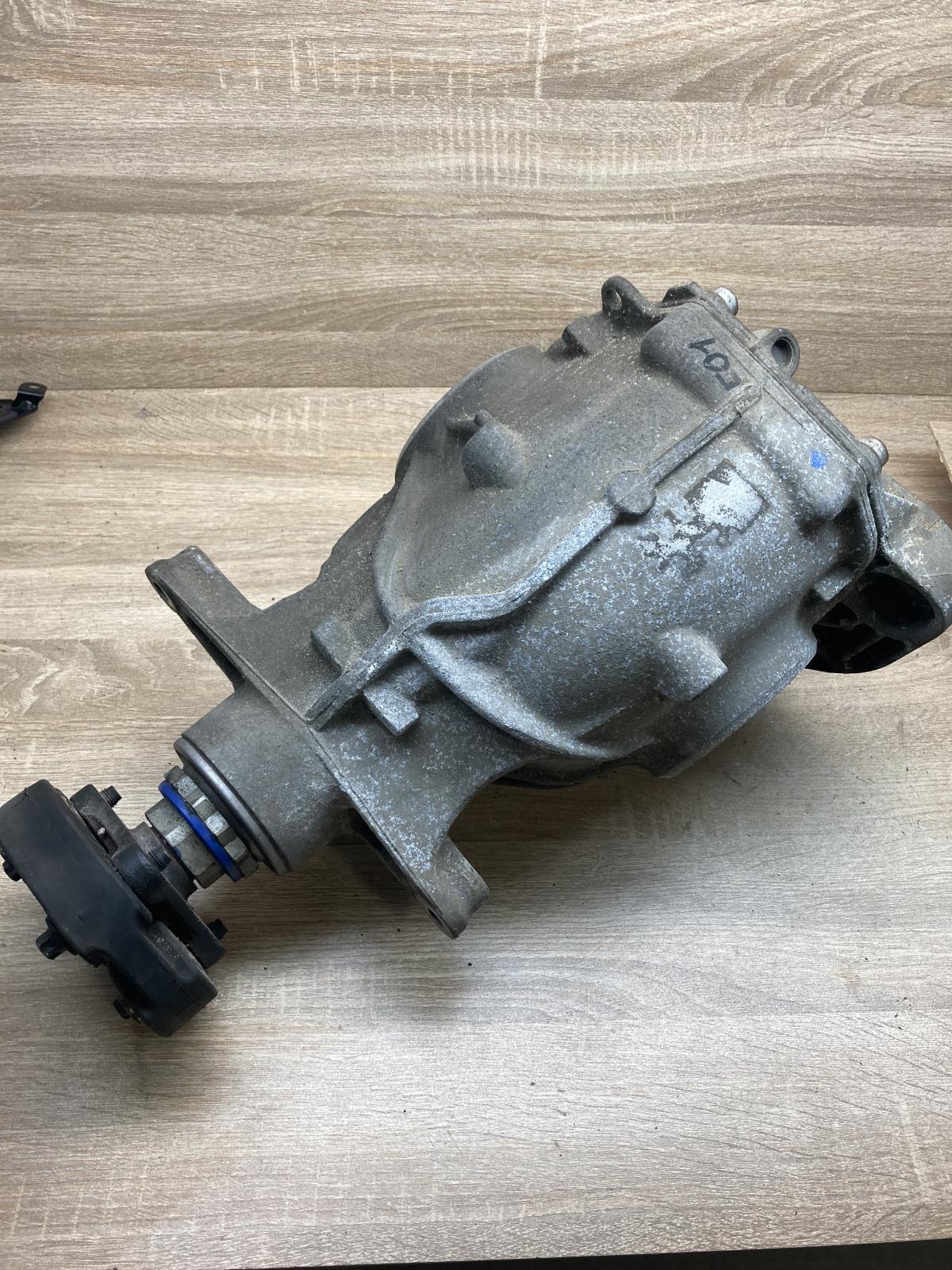 7573821 7546426  Rear differential BMW 7 F01 F02 F03 F04