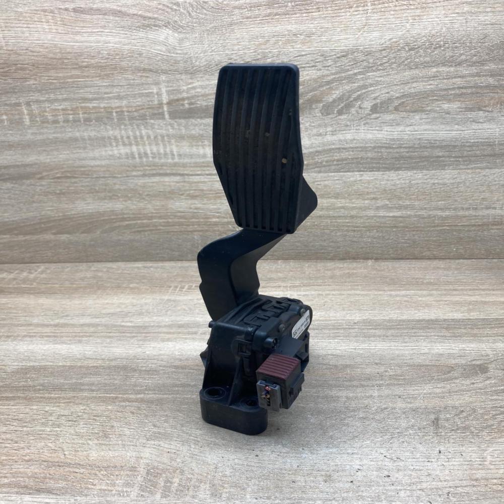 9202341 6PV008114  Accelerator throttle pedal Opel Zafira A
