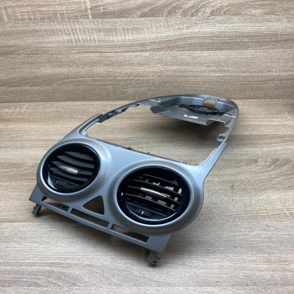 13295008 460029937  Dash center air vent grill Opel Corsa D