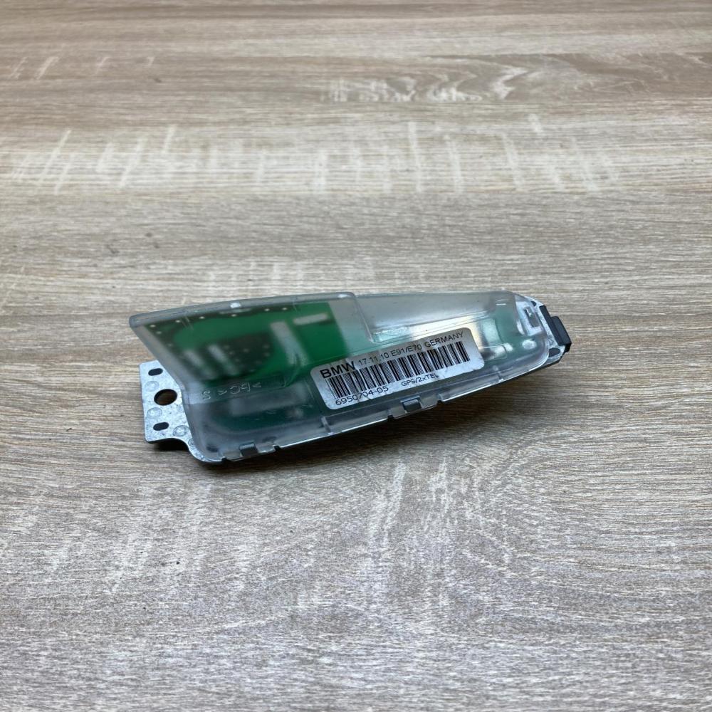6950704 1682647  Aerial GPS antenna BMW X5 E70