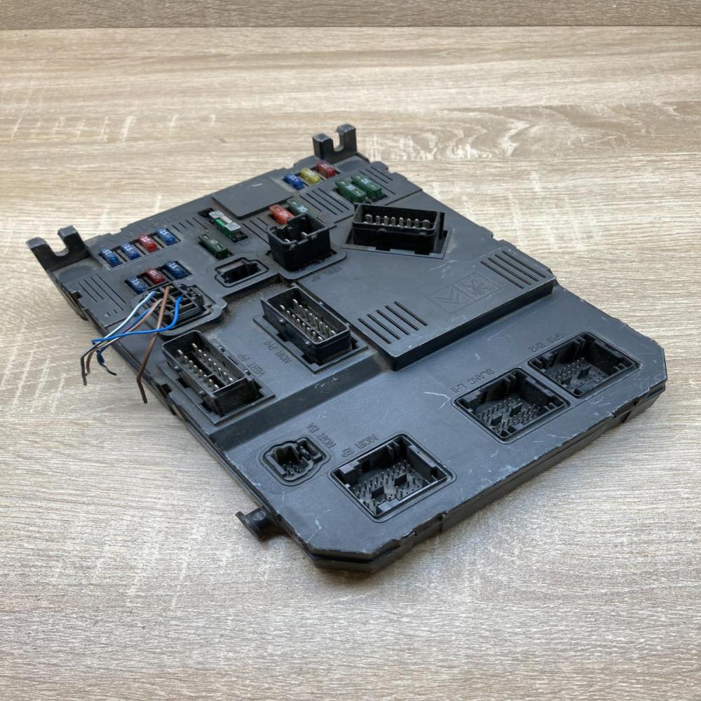9645747480 S118085210D  Fuse module Peugeot 206
