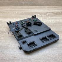 9645747480 S118085210D  Fuse module Peugeot 206