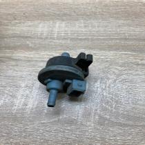 051133459   Valve vacuum Volkswagen PASSAT B6