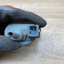 051133459   Valve vacuum Volkswagen PASSAT B6