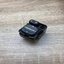 183575 183606  Wing mirror switch Toyota Avensis T250