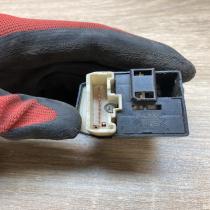 183575 183606  Wing mirror switch Toyota Avensis T250