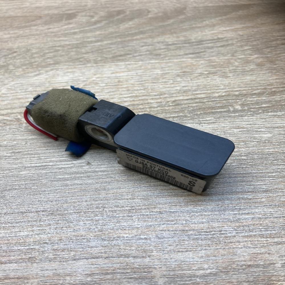 GJ6A 57 KC0   Airbag deployment crash/impact sensor Mazda 6