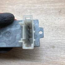 701959263A   Heater blower motor/fan resistor Volkswagen Sharan