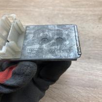701959263A   Heater blower motor/fan resistor Volkswagen Sharan