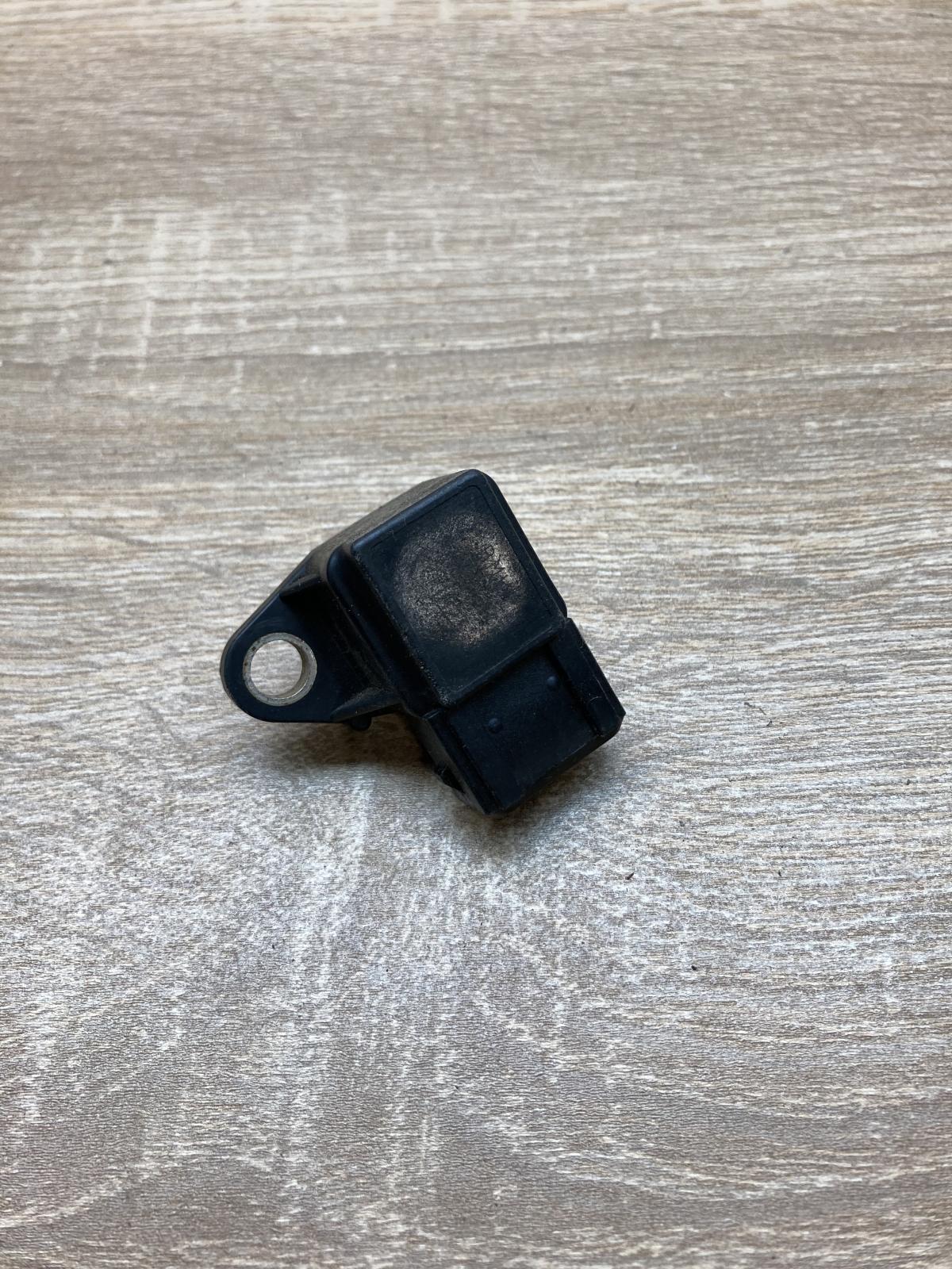 7787142   Air pressure sensor BMW 7 E65 E66