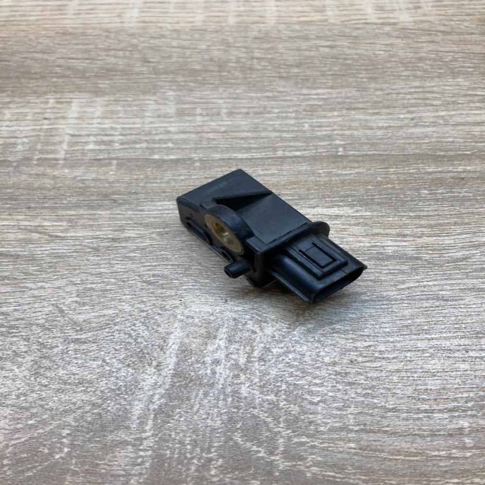 77970 SWAA113 M1 G0WFYSECB  Airbag deployment crash/impact sensor Honda CR-V