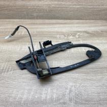 70137031   Rear door exterior handle/bracket BMW 7 E65 E66