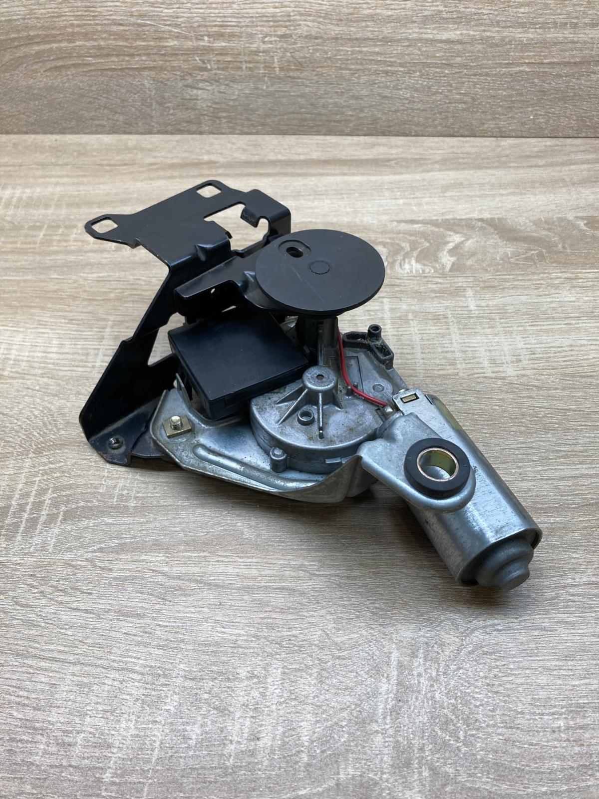 6903667 0390201559 8220774 Rear window wiper motor BMW 3 E46
