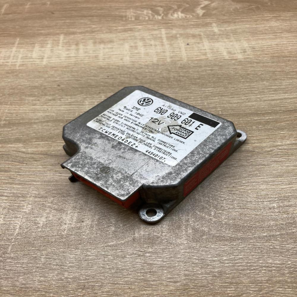 6N0909601E 5WK4104E  Airbag control unit/module Volkswagen Golf III