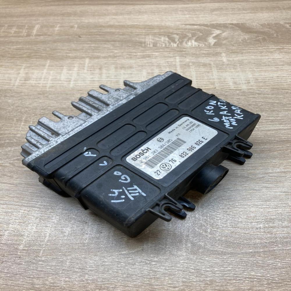 032906026E 0261203304  Engine control unit/module ECU Volkswagen Golf III