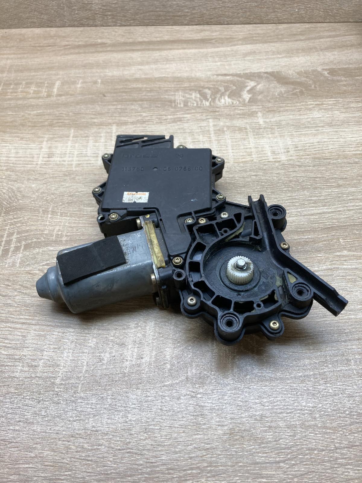 05075500 113760  Front door window regulator motor Ford Galaxy