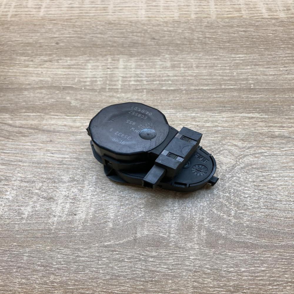 6902855 ECB557  Air flap motor/actuator BMW 3 E46