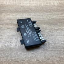 1368071 5KG004078  Other relay BMW 5 E34