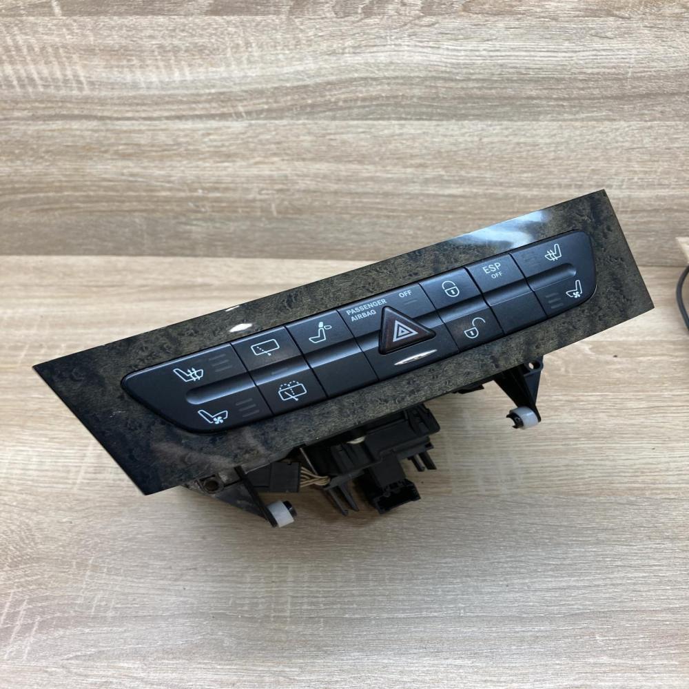 A2116800552   CD/DVD changer Mercedes-Benz CLS C219