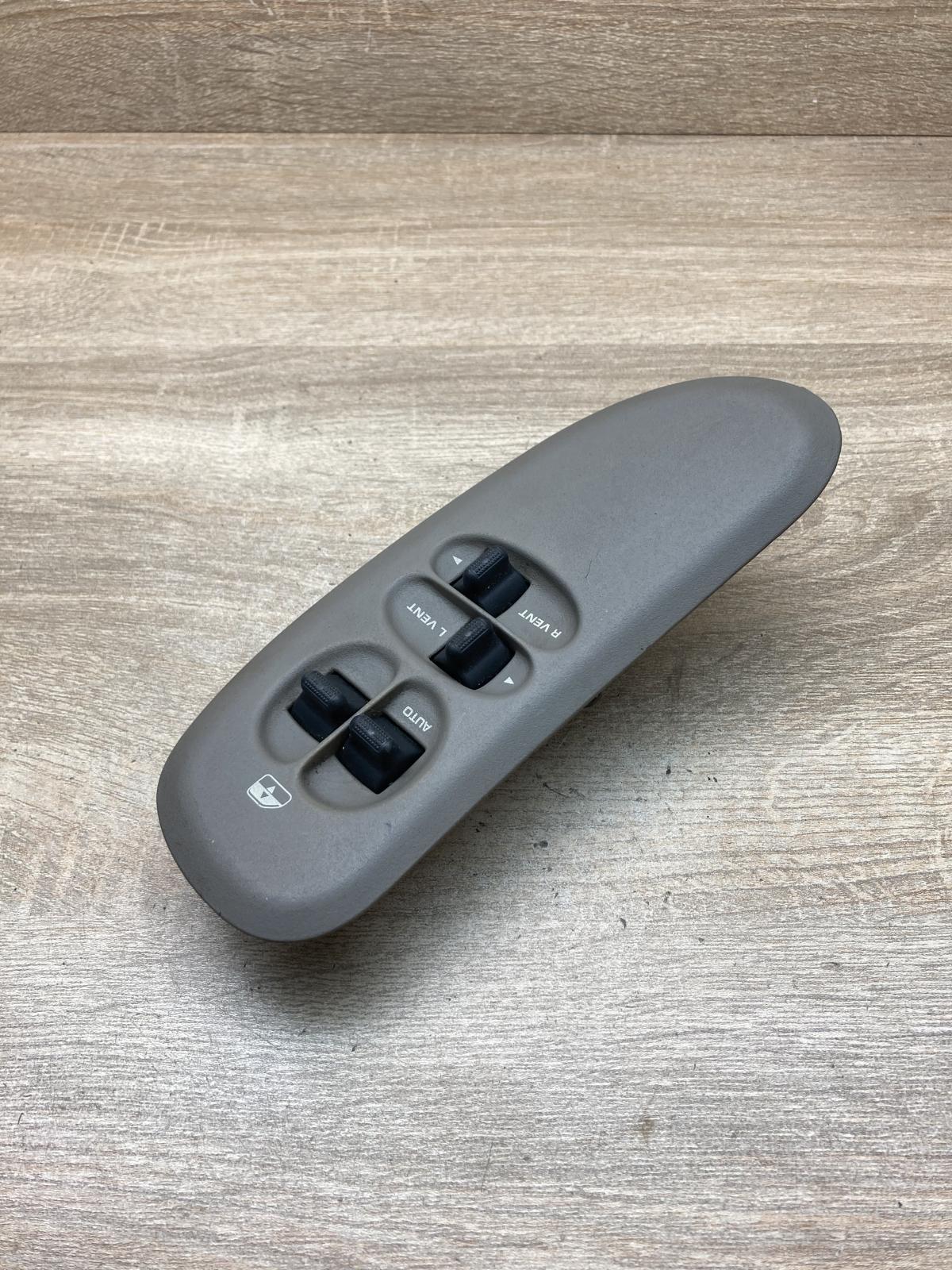 08B701L5AB 74929 1 74674991 Electric window control switch Chrysler Voyager