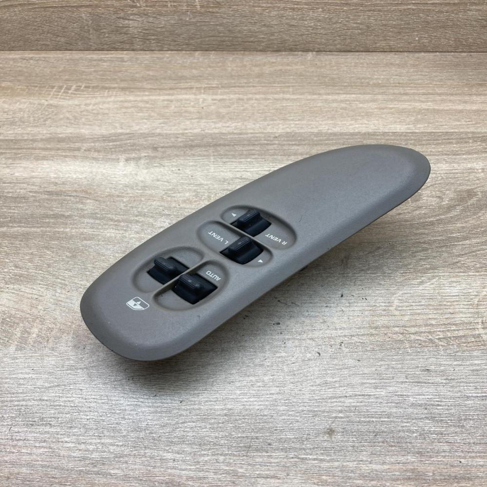 08B701L5AB 74929 1 74674991 Electric window control switch Chrysler Voyager