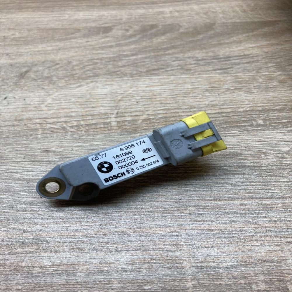 6906174 0285002064  Airbag deployment crash/impact sensor BMW 3 E46