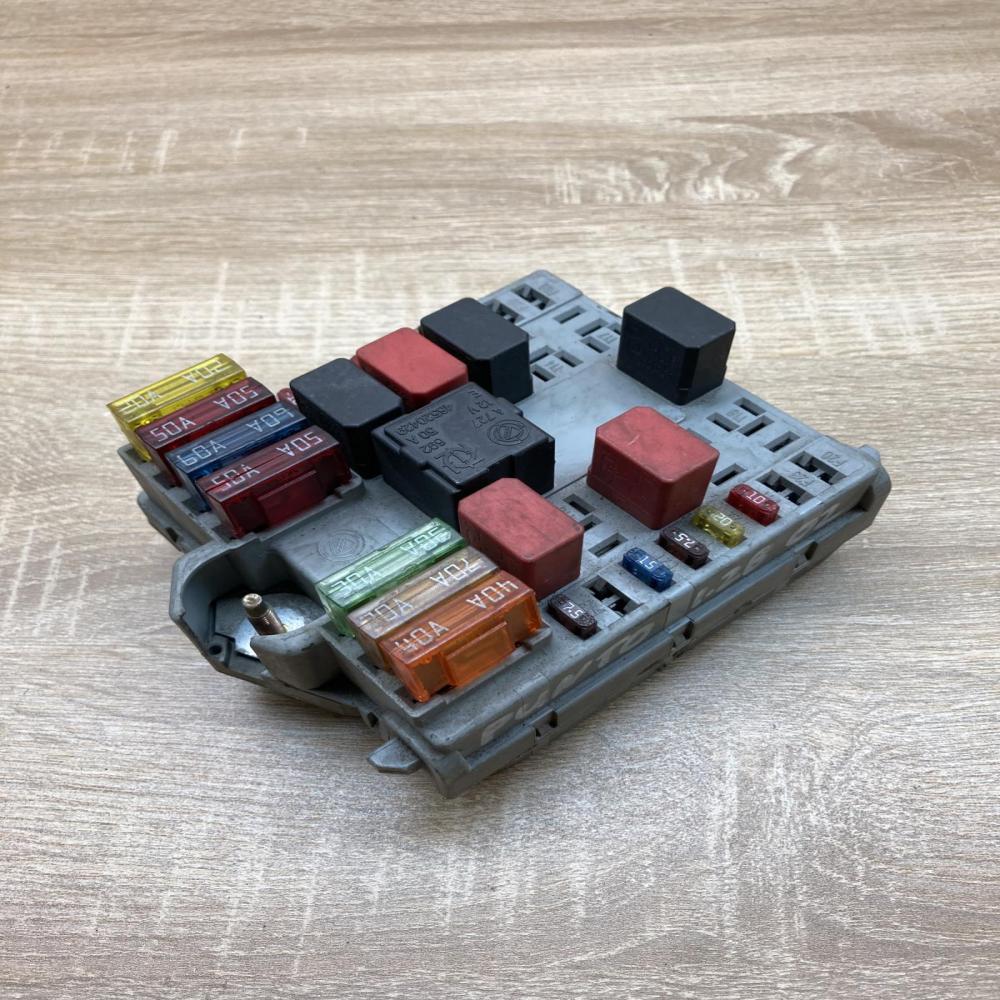 46766775 2000 04 19  Fuse box set Fiat Punto (188)