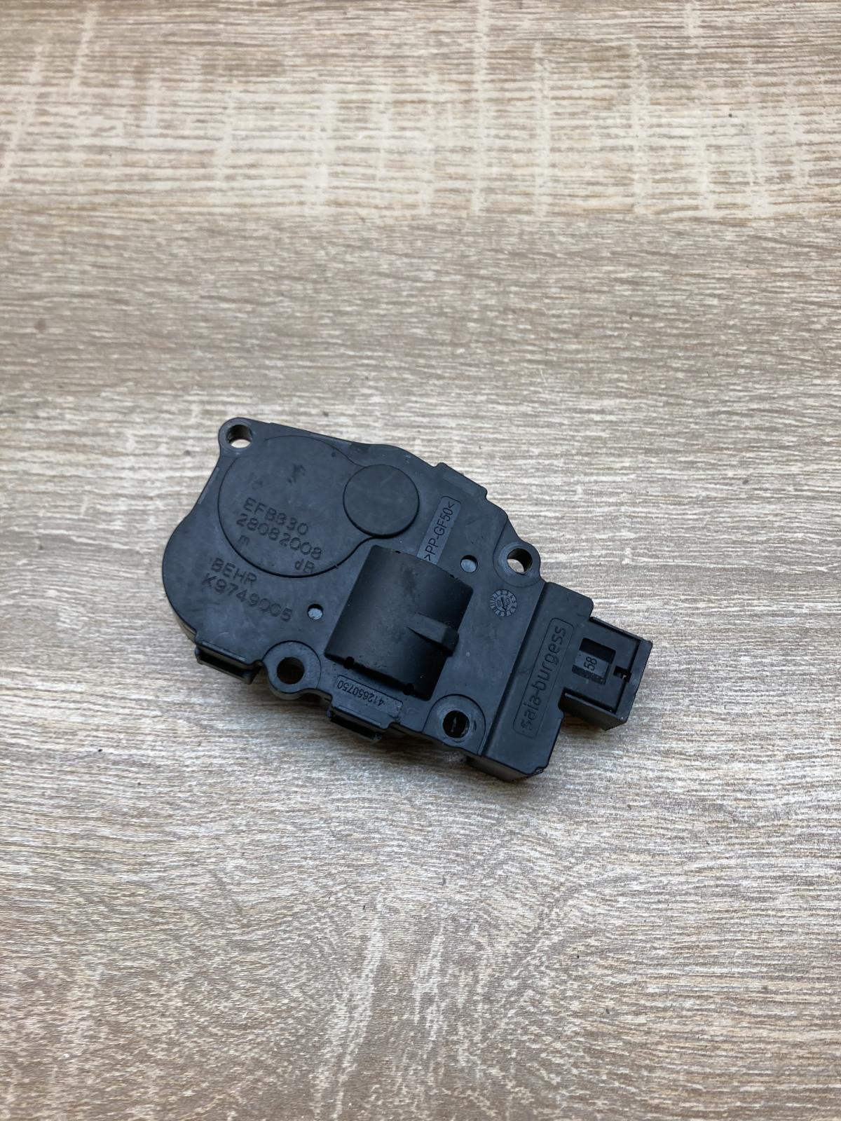 K9749005 28082008 EFB330 Air flap motor/actuator Mercedes-Benz E C207 W207