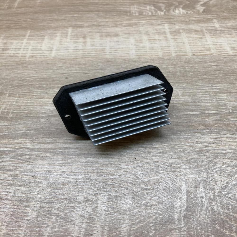 077800 0780   Heater blower motor/fan resistor Subaru Legacy
