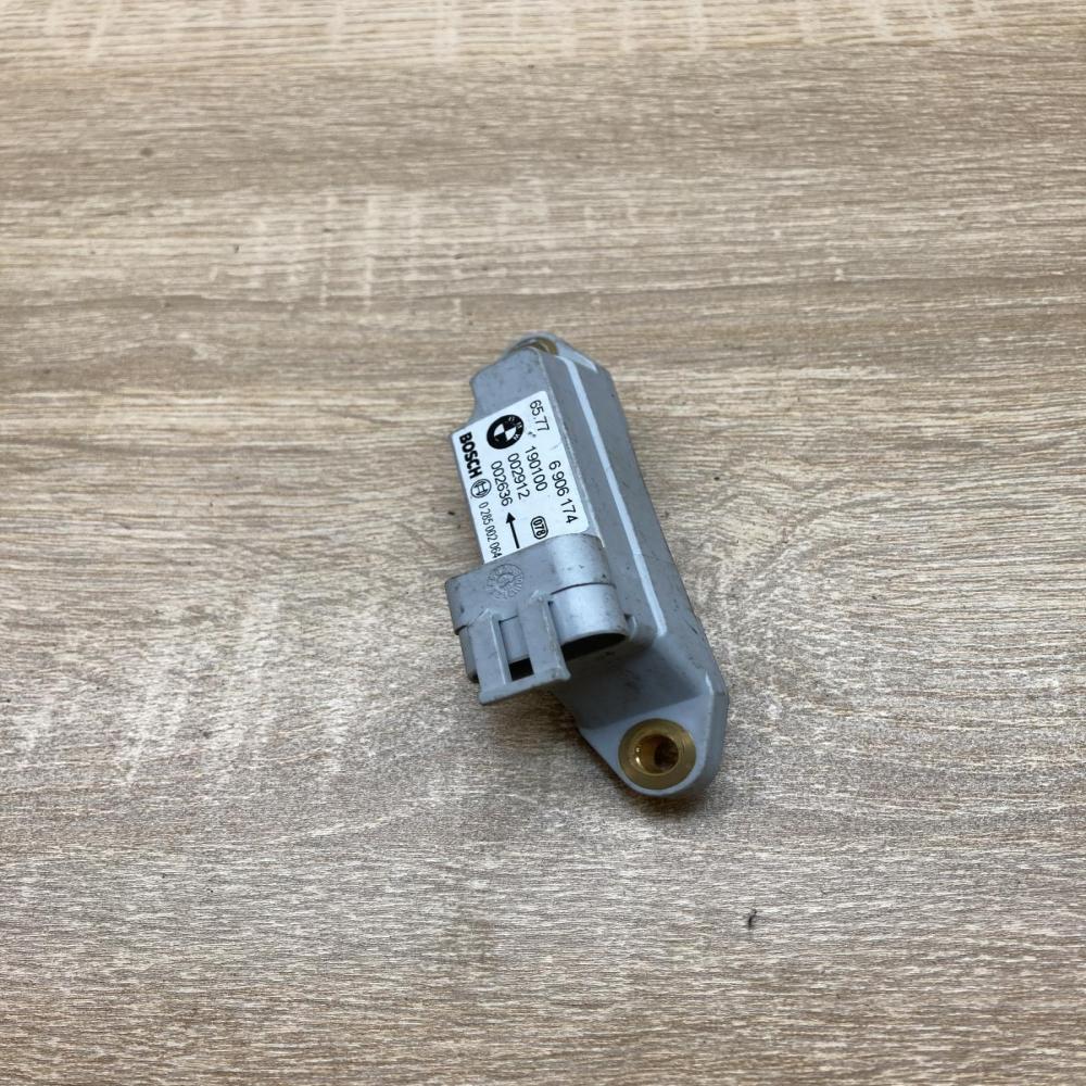 6906174 190100  Airbag deployment crash/impact sensor BMW 3 E46