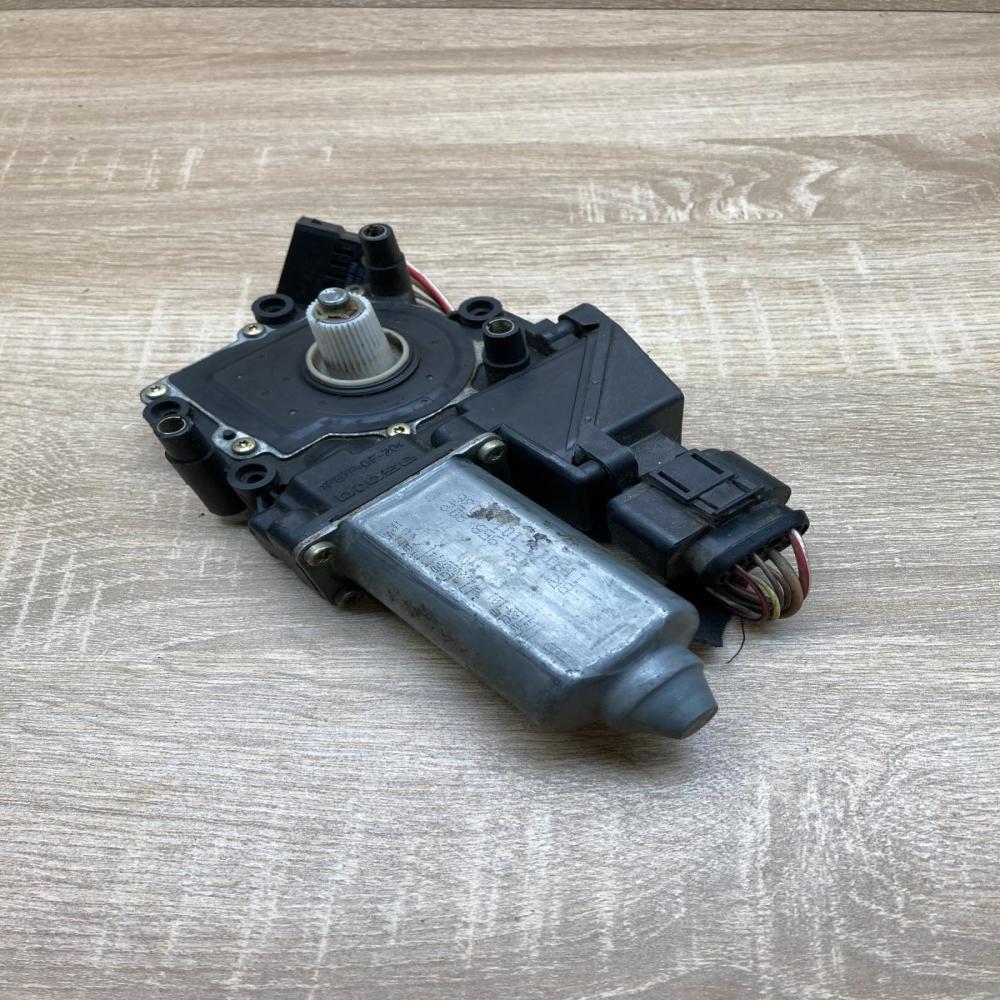 0536001401   Rear door window regulator motor Audi A6 S6 C5 4B