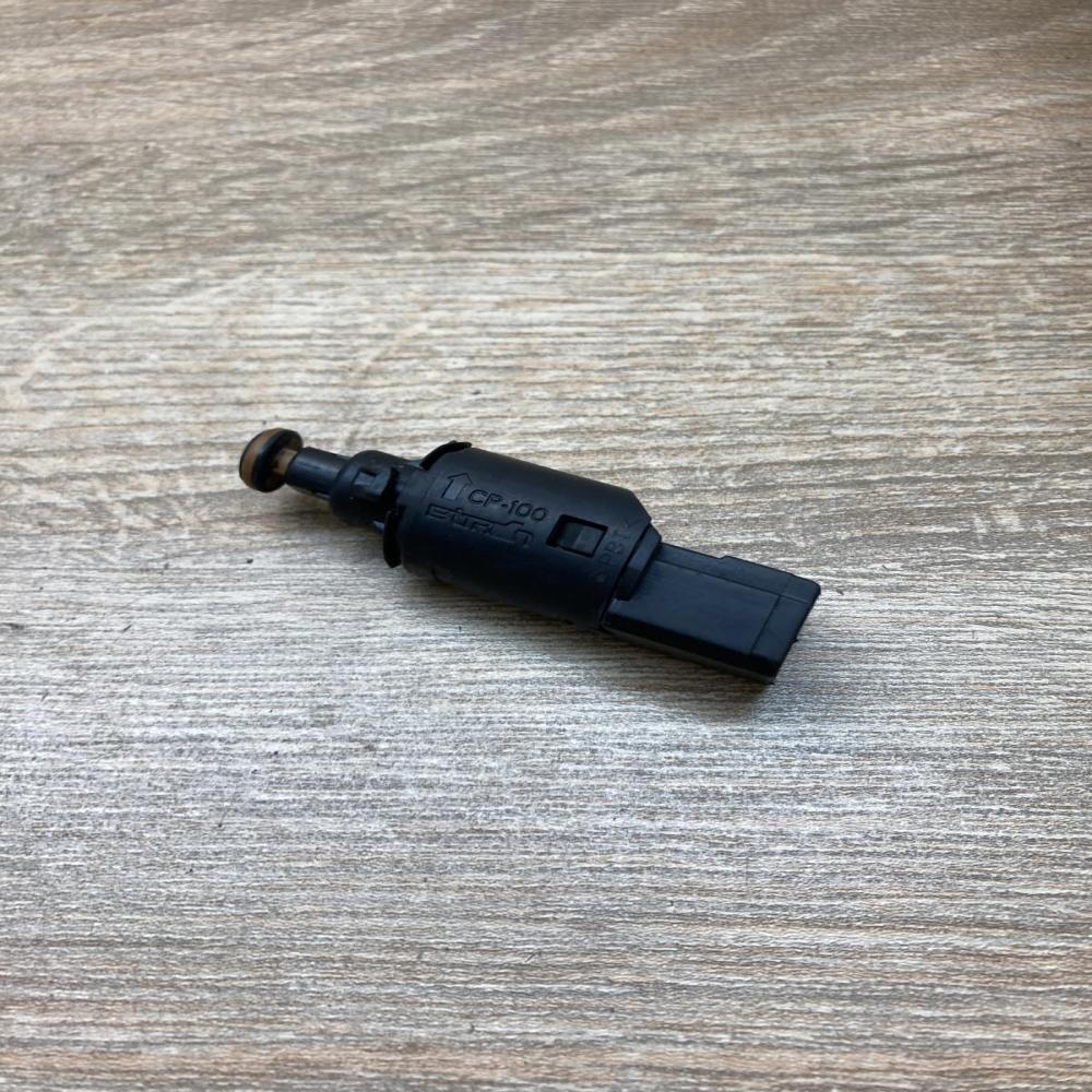 9634667980   Brake pedal sensor switch Peugeot 206