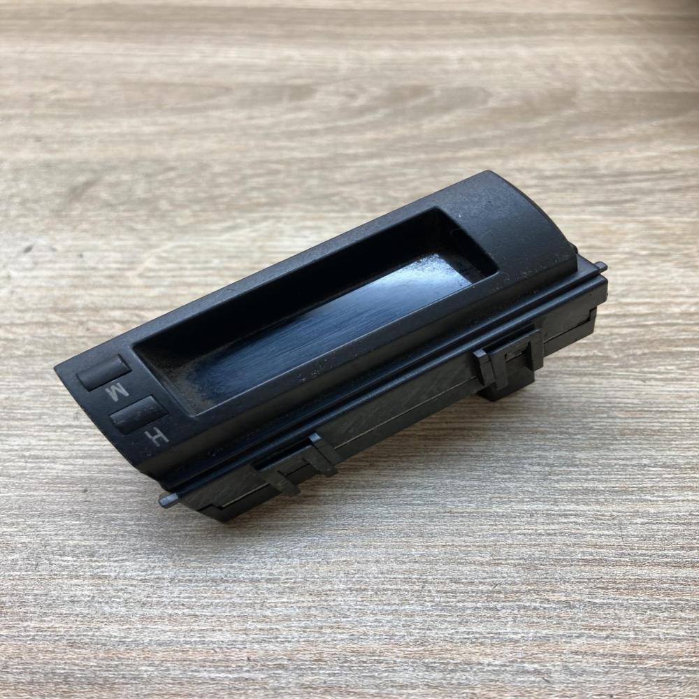83910 47040   Clock Toyota Prius (XW20)