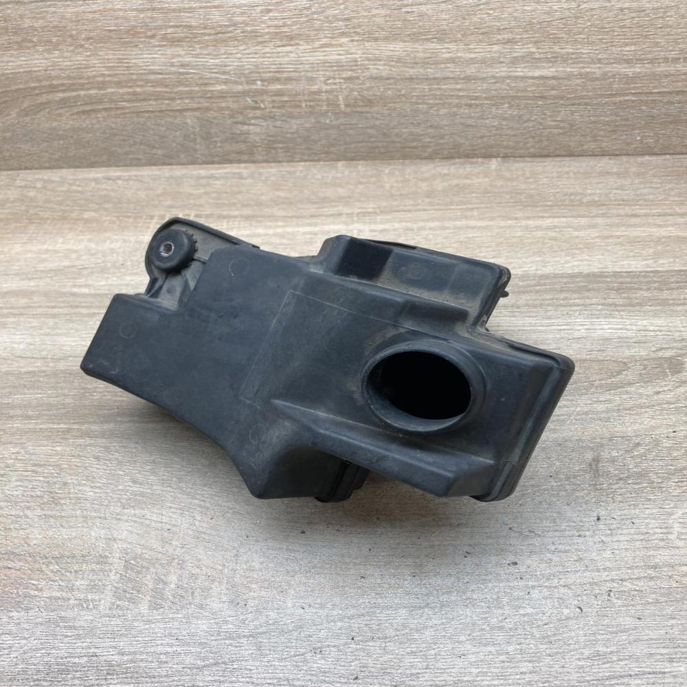 1432414 8752347  Air intake duct part BMW 7 E38