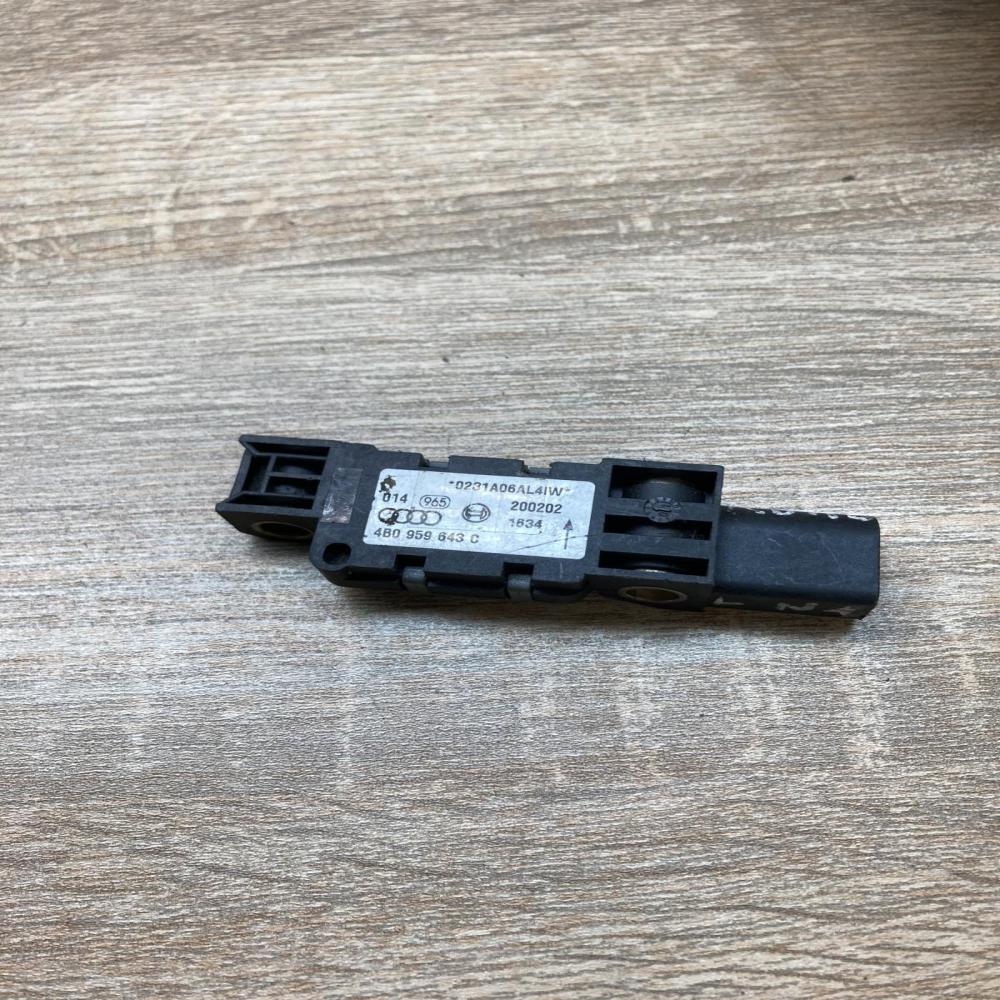 4B0959643C   Airbag deployment crash/impact sensor Audi A6 S6 C5 4B
