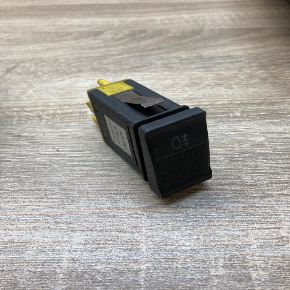 893941563   Fog light switch Audi 80 90 S2 B4