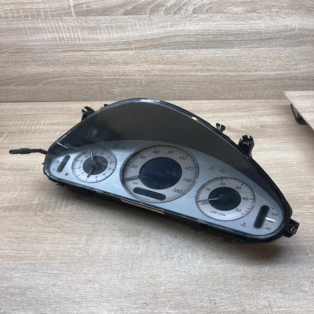 A2115406011 110080250  Speedometer (instrument cluster) Mercedes-Benz E W211