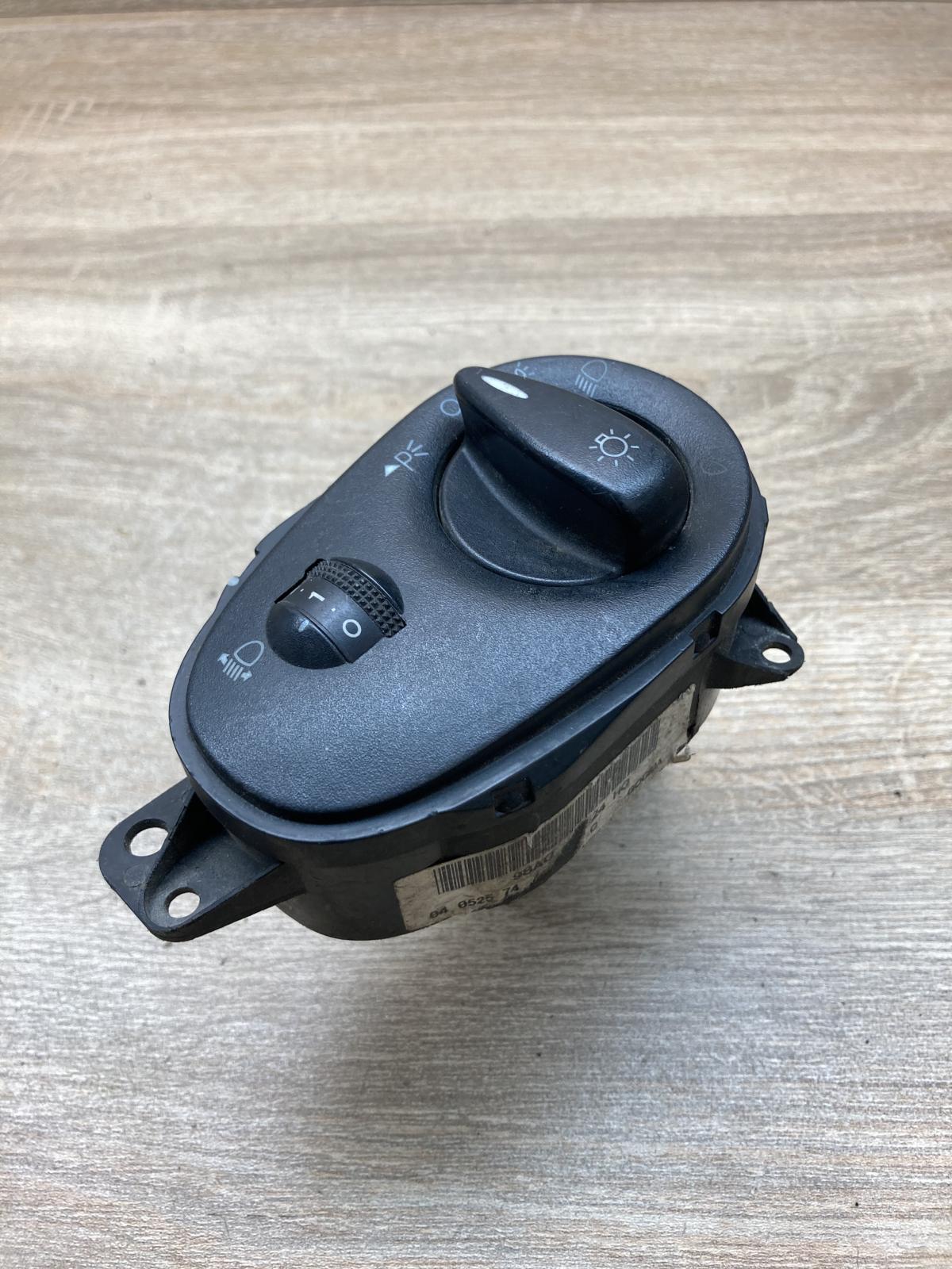 98AG13A024HG 04052574  Light switch Ford Focus