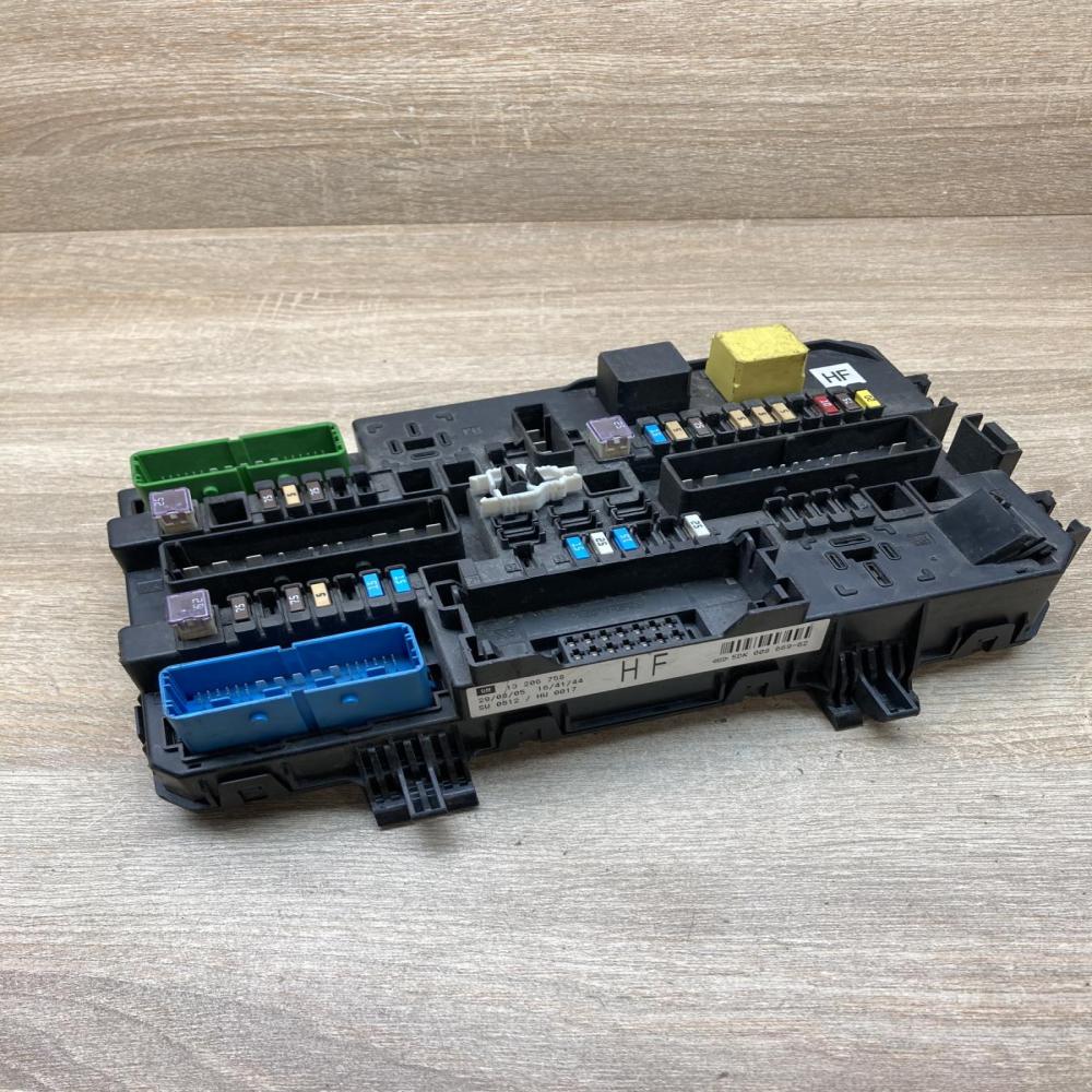 13206758 5DK008669 HF Fuse module Opel Astra H