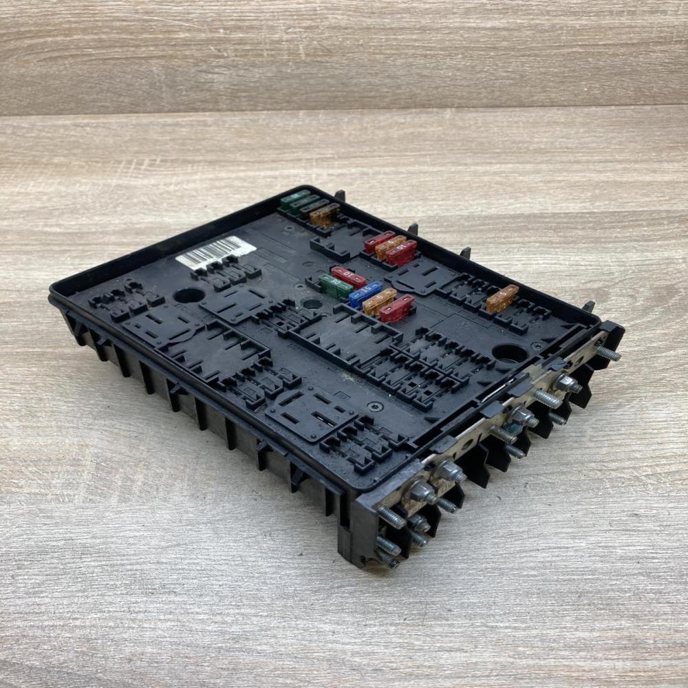 1K0937124H   Fuse module Volkswagen Golf V
