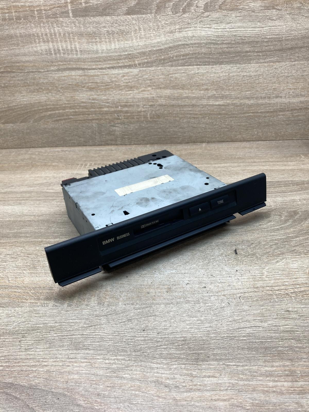 8377006   Radio/CD/DVD/GPS head unit BMW 5 E39