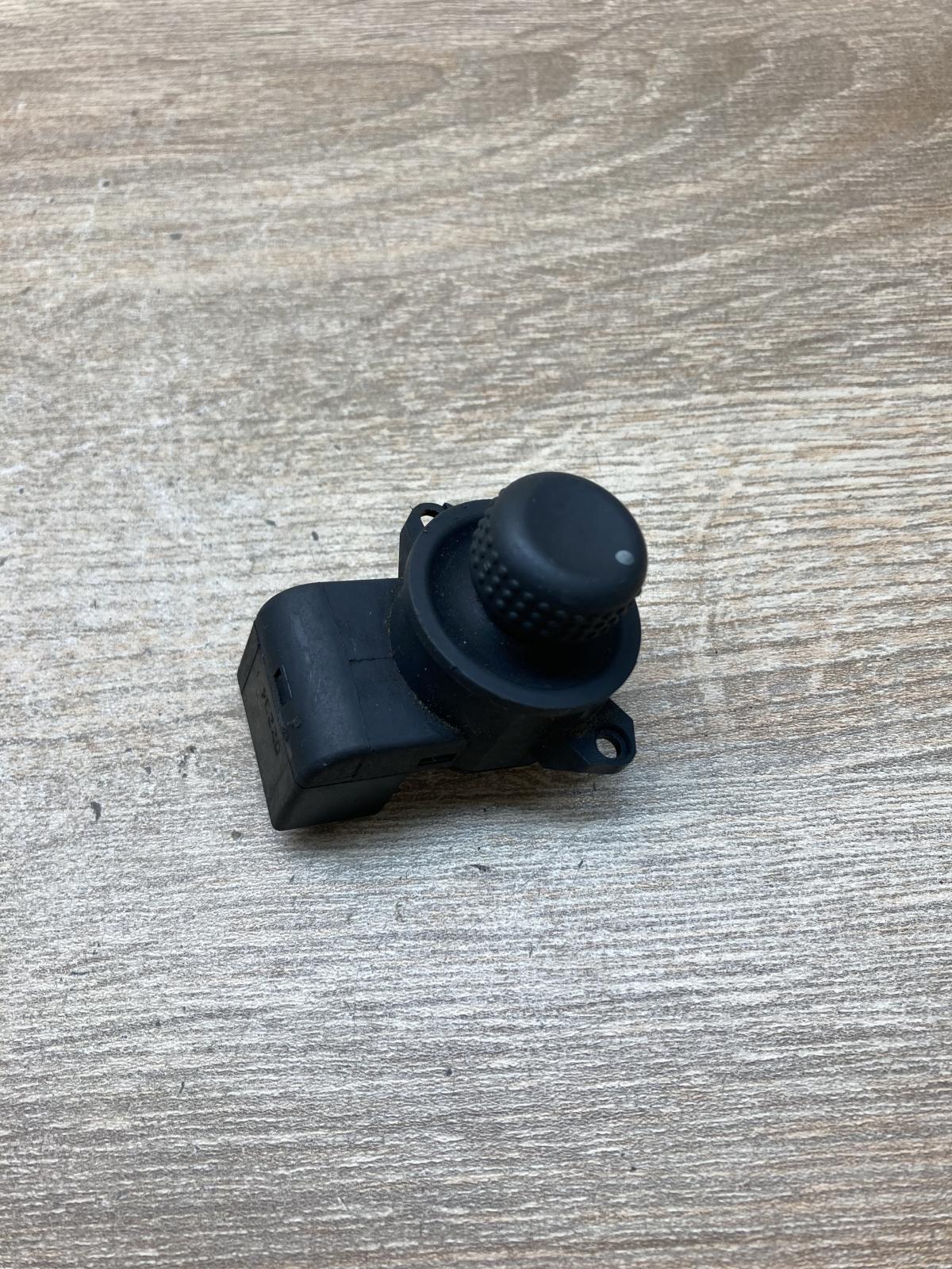 7700421406   Wing mirror switch Renault Laguna I