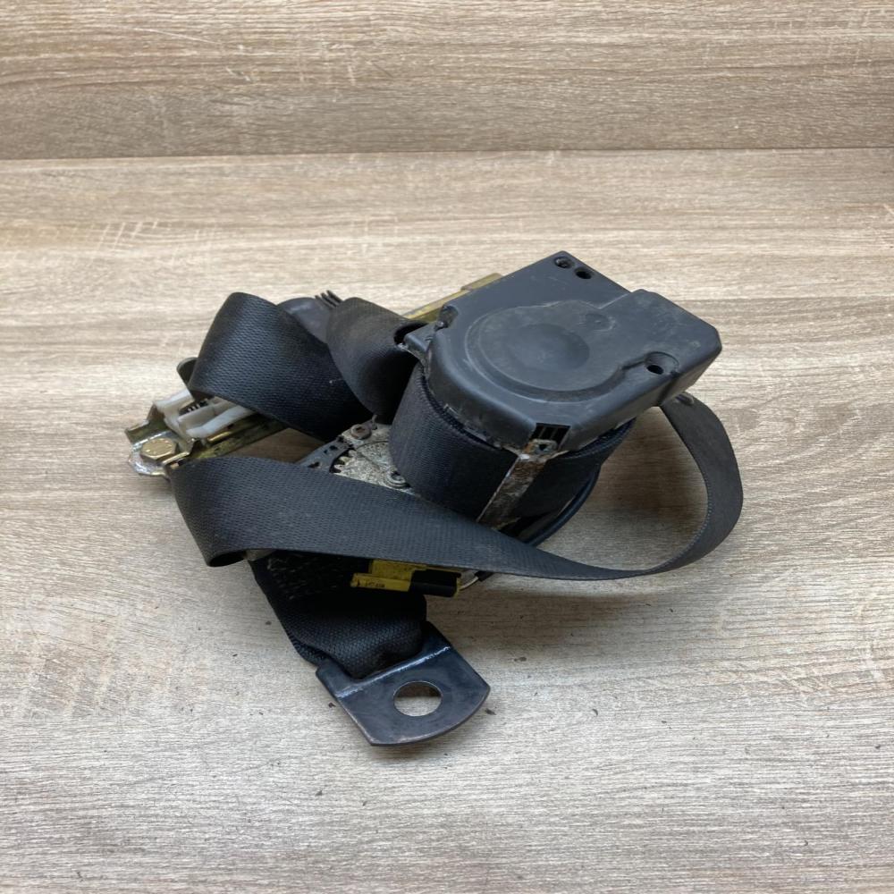 A1638603085 3300 3480  Front seatbelt Mercedes-Benz ML W163