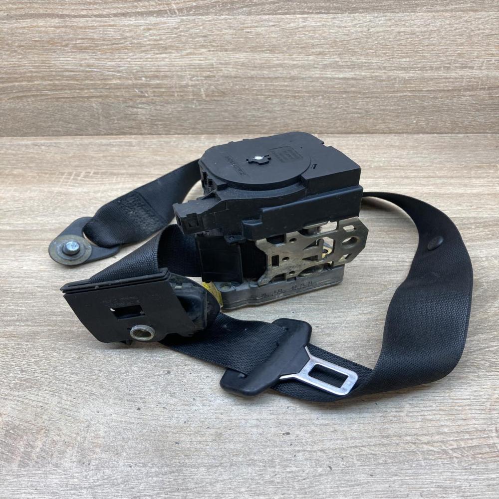 2208600185   Front seatbelt Mercedes-Benz S W220